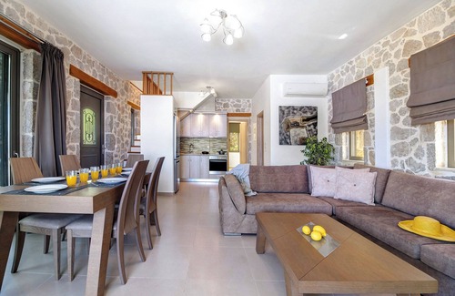 Tsoukaladhes Villa | Villa "Emily" con vistas al mar, piscina privada y Wi-Fi
