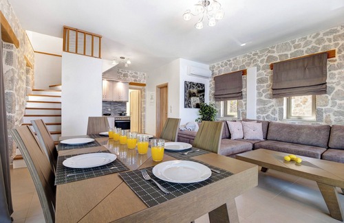 Tsoukaladhes Villa | Villa "Emily" con vistas al mar, piscina privada y Wi-Fi