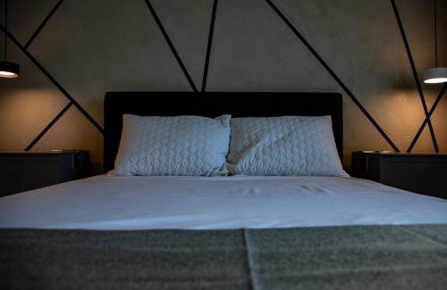 Northampton Villa | Villa Emma - Luxury Bungalow for Work & Family