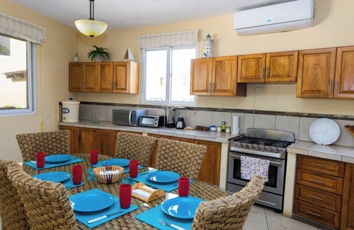 Monterrico Villa | Villa Encanto, Monterrico