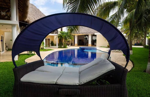 Monterrico Villa | Villa Encanto, Monterrico