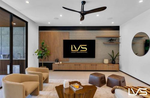 Victoria Park Casa | Villa Enclave- Brand New Luxe Las Olas Beach Villa