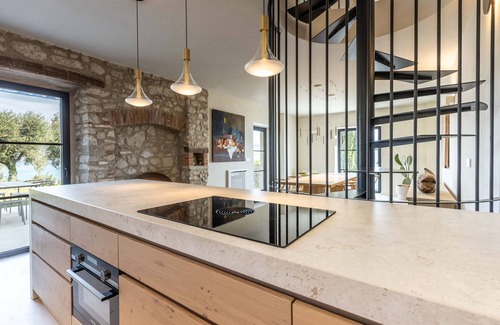 Toscolano Maderno Villa | Villa 'Engardina' con vistas al lago, Wi-Fi y aire acondicionado