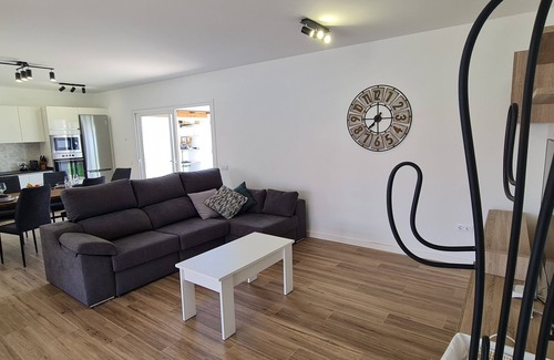 Villaverde Casa | Villa moderna en zona rural para relajarse (Villa Erbania, Villaverde)
