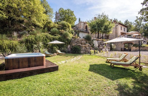 Vertine Villa | "Villa Erbolino" con jardín privado, bañera de piedra al aire libre y Wi-Fi