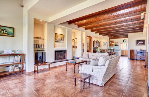 Filerimos Casa | Villa Eremia, meaning “Serenity" in Greek, is a tranquil holiday retreat