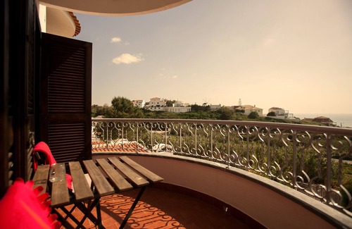 Ericeira Villa | Villa: Ericeira Chill Hill Hostel & Private Rooms - Peach Garden