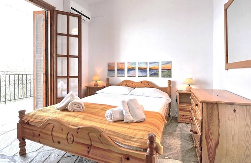 Xanthi Region Villa | ERIKA VERONICA +. Vista privilegiada sobre el mar Egeo. Acceso al mar desde el parque privado.
