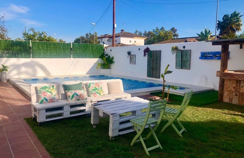 Los Gallos-Cerromolino Chalet De Esquí | Villa LURBERRI chalet exclusivo con piscina privada