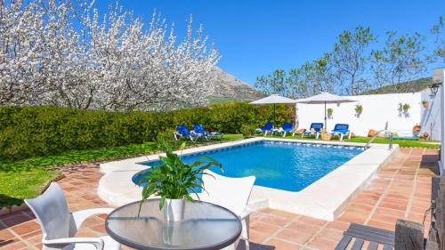 Antequera Casa | Villa Paqui Villanueva de la Concepción by Ruralidays