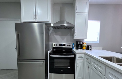 Brownsville Condominio | Villa Escondida #1 -2BD- Straight Shot to SpaceX!
