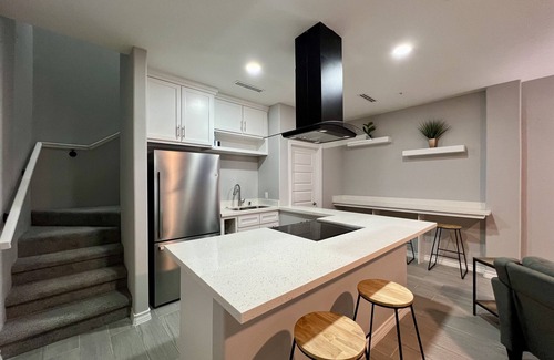 Brownsville Condominio | Villa Escondida #2 -2BD- Straight Shot to SpaceX!
