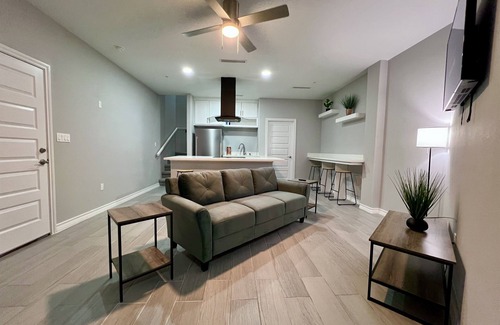 Brownsville Condominio | Villa Escondida #2 -2BD- Straight Shot to SpaceX!