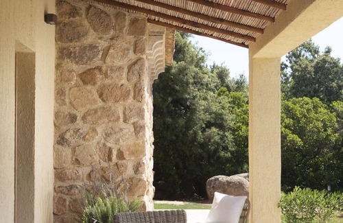 Arzachena Villa | Villa 'Estra' con vistas al mar, Wi-Fi y aire acondicionado