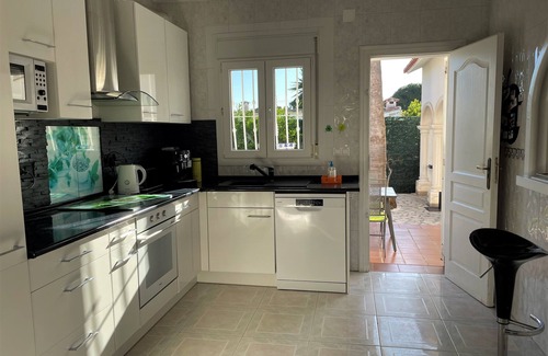 Molinell Villa | Villa Eva independiente con piscina privada, a 500 m de la playa de arena
