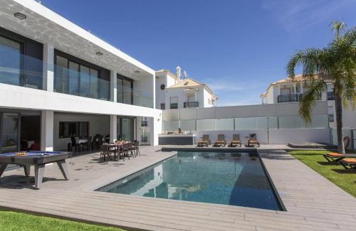 Olhos D'Agua Villa | Villa Eve by Villa Plus