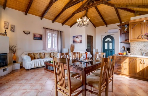 Tsoukaladhes Villa | Villa "Evelyn" con vistas al mar, piscina privada y Wi-Fi