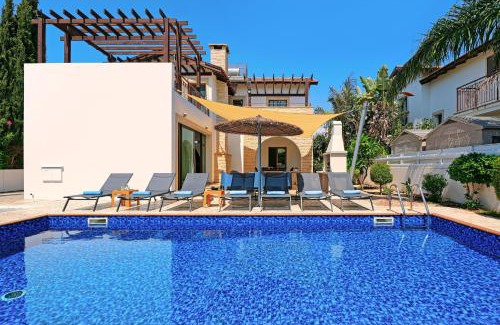 Ayia Thekla Casa | Villa Evia - Walking to Med Sea