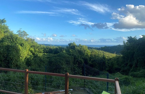 Riviere-Salee Villa | Villa F4 vue mer Dans un Écrin de Verdure au Calme à Proximité des Plages du sud