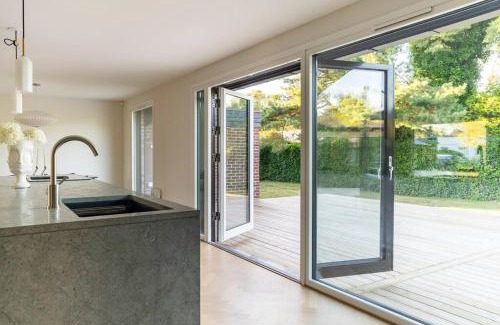 Falsterbo Villa | Villa Falsterbo - Beachside Luxury with Private Hot Tub