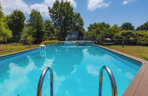 Biscarrosse Villa | Villa 'Familiale Sur 3000m2 Avec Piscine' con piscina privada, terraza privada y Wi-Fi
