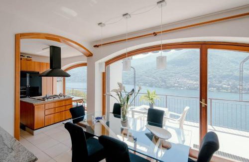 Carate Urio Villa | Villa Fantastica