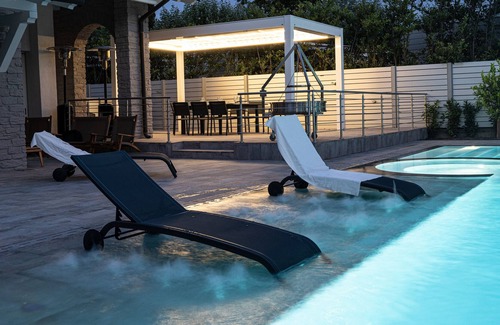 San Benedetto di Lugana Villa | Villa 'Fermi' front Lake and Beach, with heated Pool, Sauna and Gym