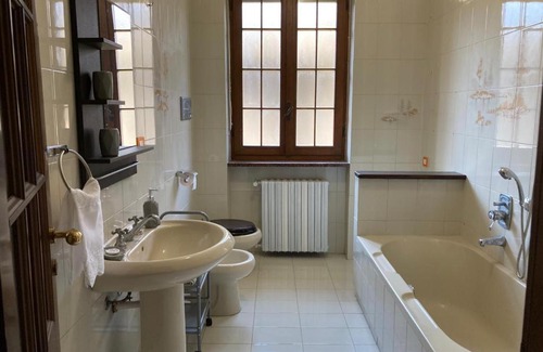 Castagnole delle Lanze Cama Y Desayuno | VILLA FERNANDO