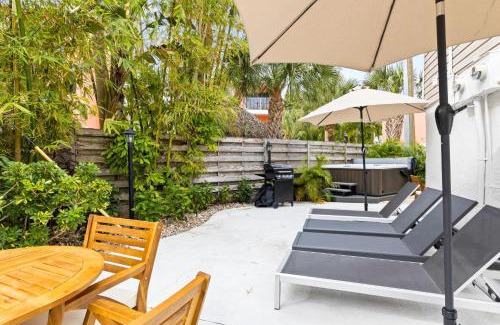 Siesta Key Village Casa | Villa Fiesta - 312R
