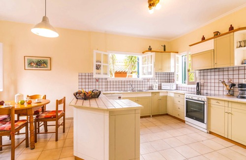 Almiros Beach Villa | Villa Finikas by Villa Plus