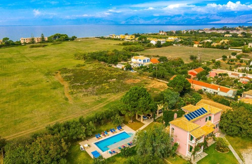 Almiros Beach Villa | Villa Finikas by Villa Plus