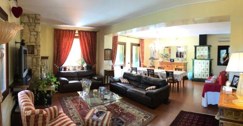 Giavera del Montello Cama Y Desayuno | Villa Fior di Robinia