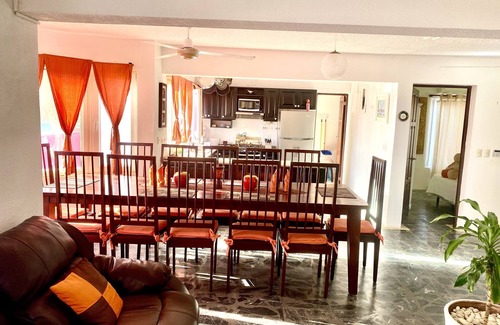 Cabarete Villa | Villa flamingo; Cascada, Piscina infinita, Cama colgante en la playa, Bañera de hidromasaje