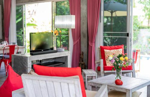 Sa Khu Villa | VILLA FLORA - North Phuket, Naiyang Beach area
