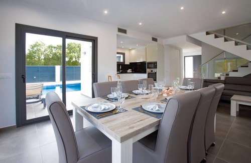 El Mas Bosca Casa | Villa de alquiler en Mas Busca, Roses, Costa Brava: Espaciosa villa con piscina privada, ideal para familias, a 3 km de la playa de Roses.