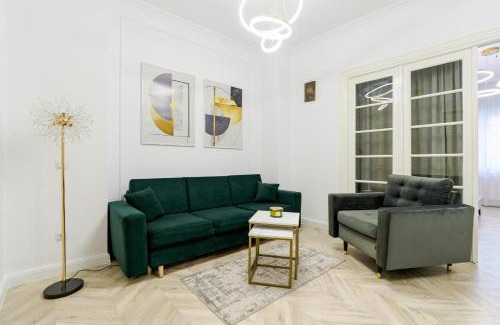 Bucharest City-Centre Villa | Villa for rent with Garden - High Ceilings Bucharest Free Park