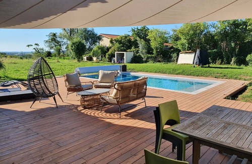 Fleurieux-sur-l'Arbresle Villa | Villa Contemporaine Avec Piscine Chauffée et ses Grands Espaces Verts au Calme
