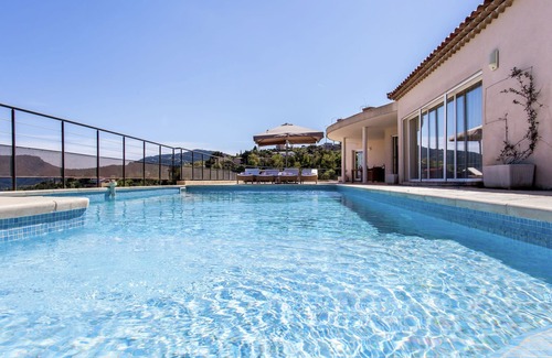 Les Adrets-de-l'Esterel Villa | Villa en Varl con Piscina y Vistas