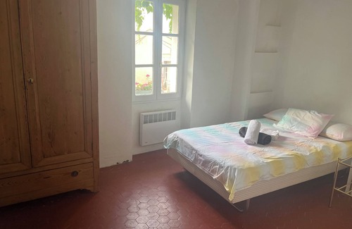 Saint-Martin-de-Castillon Cama Y Desayuno | Village house with a view