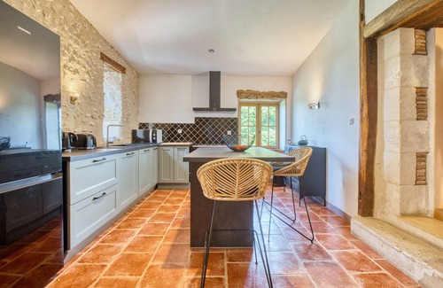 Festalemps Cabaña | Villa Leynie – Retiro rural con piscina climatizada y vistas al Dordoña