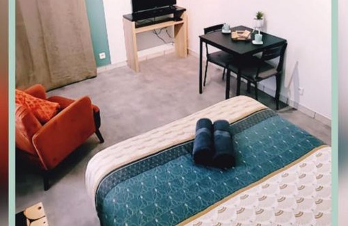 Neris-les-Bains Apartamento | Villa François - superbe T1 - D au pied des Thermes de Néris - Wifi avec fibre