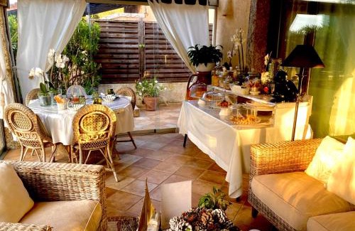 Santa Teresa di Gallura Cama Y Desayuno | Villa Franci