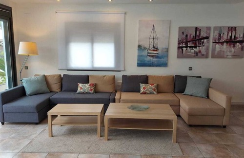 Canyelles Villa | Villa Franz beautiful house nearby from Sitges