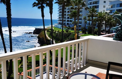Renee's Villa | Villa Frente al Mar, Acceso Privado al Mejor Surfbreak de Rosarito