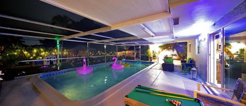 Fort Lauderdale Casa | Villa Ft Lauderdale XL Pool, playground, BBQ, beach, Family Paradise