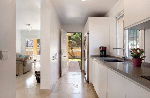 Poblado Sancti Petri Villa | Villa "Alemania" con piscina privada, terraza y Wi-Fi