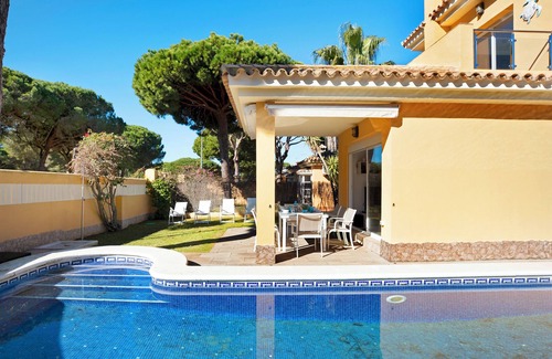 Poblado Sancti Petri Villa | Villa "Alemania" con piscina privada, terraza y Wi-Fi