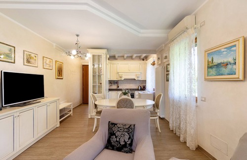 San Benedetto di Lugana Villa | Villa 'Garda Mia' con terraza privada, Wi-Fi y aire acondicionado