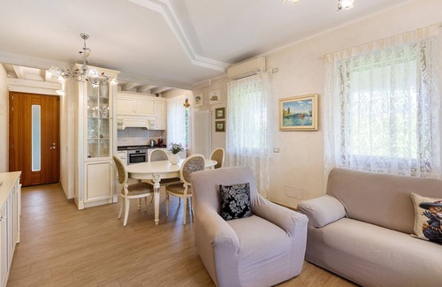 San Benedetto di Lugana Villa | Villa 'Garda Mia' con terraza privada, Wi-Fi y aire acondicionado
