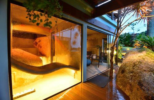 Praia do Rosa Casa | Villa Gardena Suites